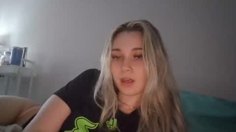 lanademira stream preview