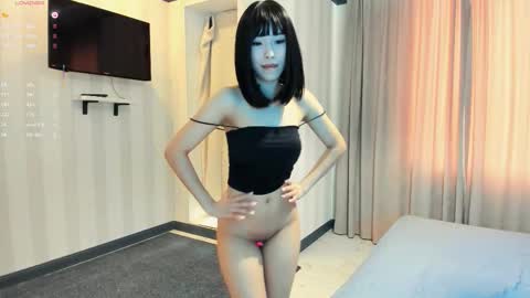 laumalove stream preview