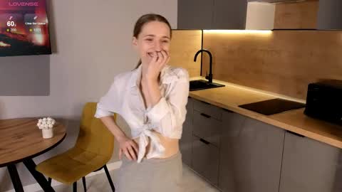 lauracollins__ stream preview