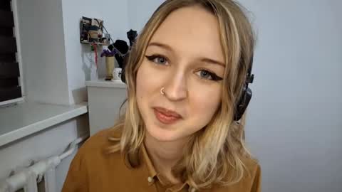 lezlielowe stream preview