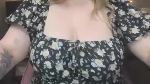 lolapeach222 stream preview