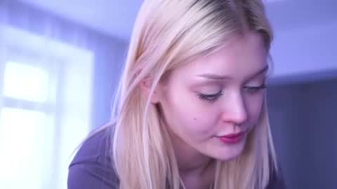 loradelora stream preview