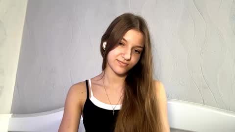 louveniakortright stream preview