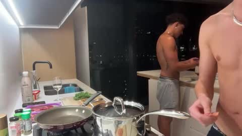 loves_leo stream preview