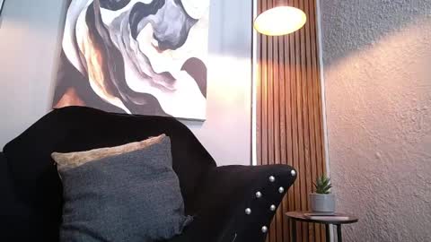 lucianaslutty stream preview