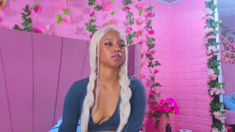 lunaa_brunettee live stream