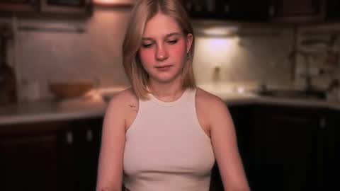 lunar_mira stream preview