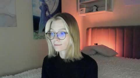 lunar_sofia stream preview
