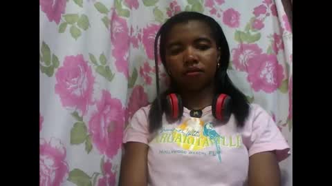 lydialarin live stream