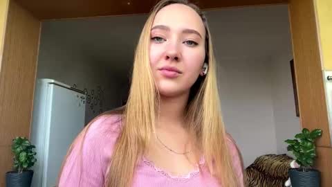 madalyneaks stream preview