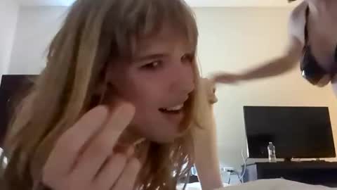 maeveartemis live stream