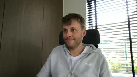 max_straight_1 stream preview