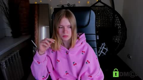 meow__peach stream preview