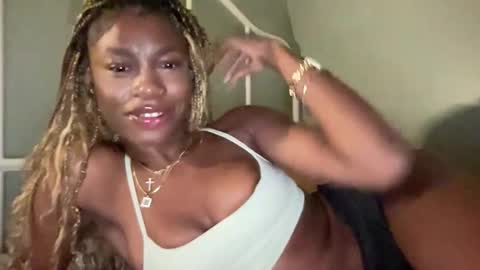 mia_ivoryy stream preview