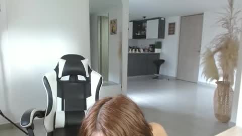 miahott19 stream preview