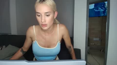 mialova69 stream preview