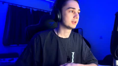 midnightmale197 stream preview