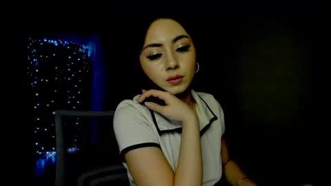 mila_dance_ stream preview