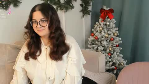 mollycuddle stream preview