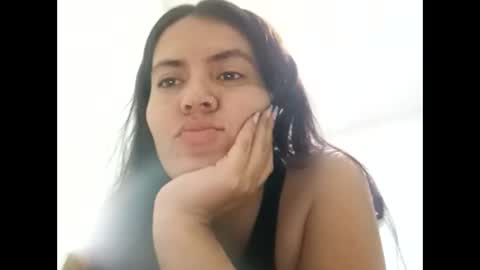 monalia17 stream preview