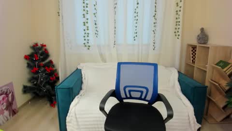 monika_pinch stream preview