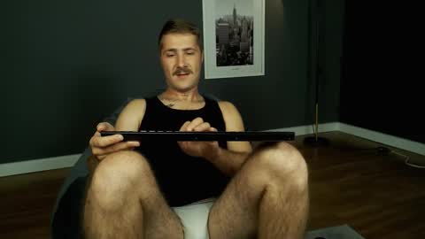 mr_at live stream