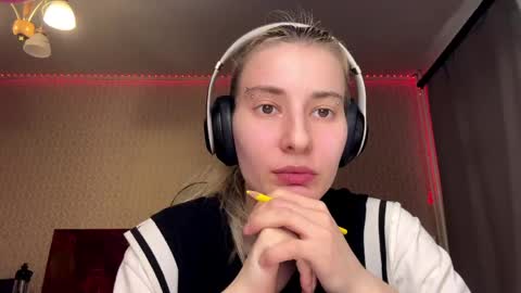 nadinevanni live stream