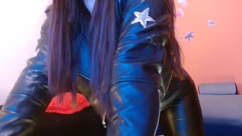 nathy_latex07 stream preview