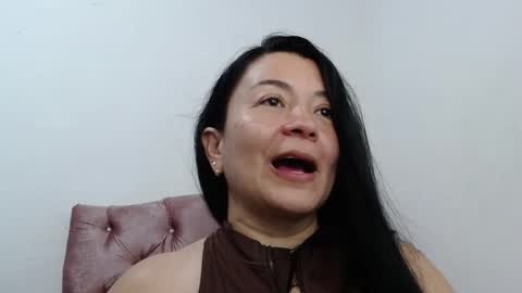 naturally_mature stream preview