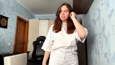 nickihickox stream preview