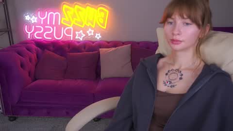 nicol_moonn stream preview