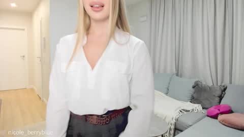 nicole_blueberry stream preview
