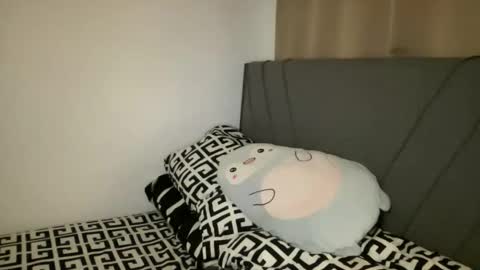 nicollete_snow stream preview