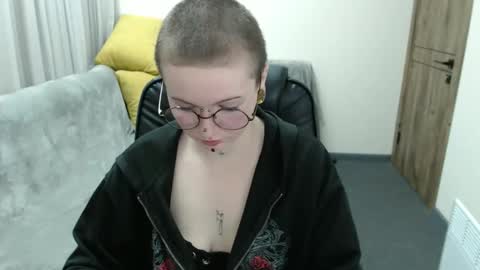 nikkysnow stream preview