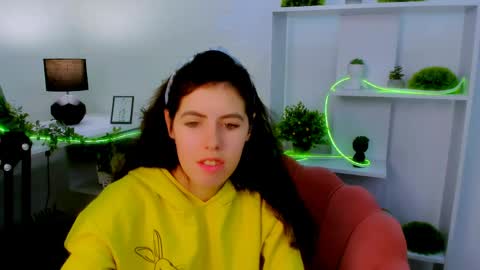 olivia__low stream preview