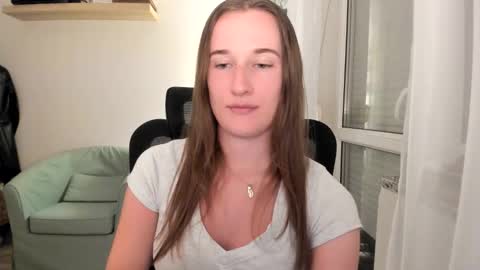 oliviaaa2003 stream preview