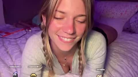 oliviahansleyy stream preview