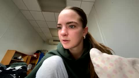 oliviaraeee stream preview