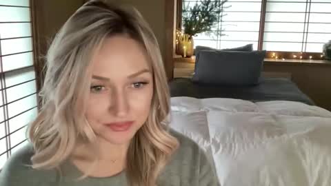 onlyisolde stream preview