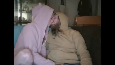 opiaundescent live stream