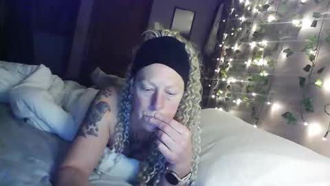 outdoorchicprivate stream preview