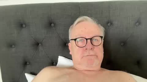 ozhairybearxxxx live stream