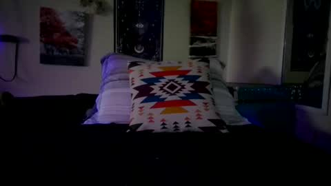 qu33nb4thsh3b4 live stream