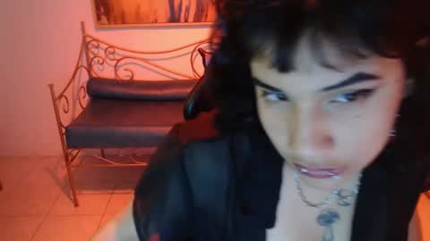 raven_pierce_ stream preview