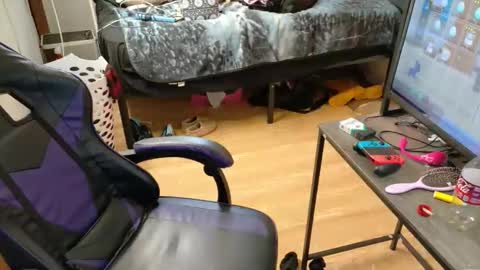 raynes_lair34 stream preview