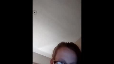 redheadascending stream preview