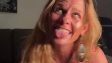 reyalovenlight stream preview