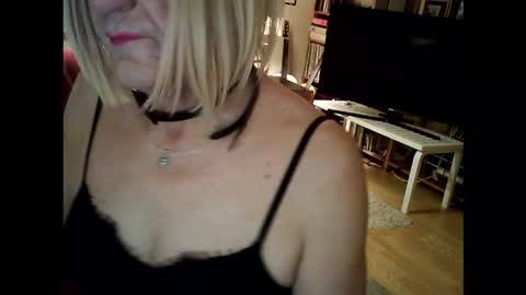rosa_teevee live stream