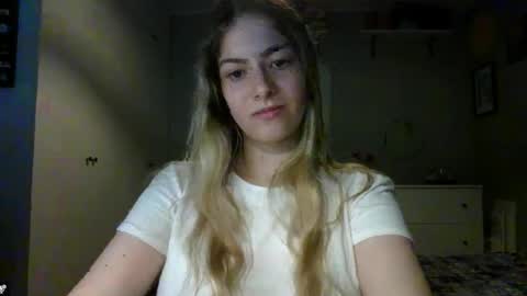 rosie_june stream preview