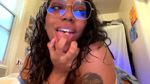 sapphire_honest stream preview